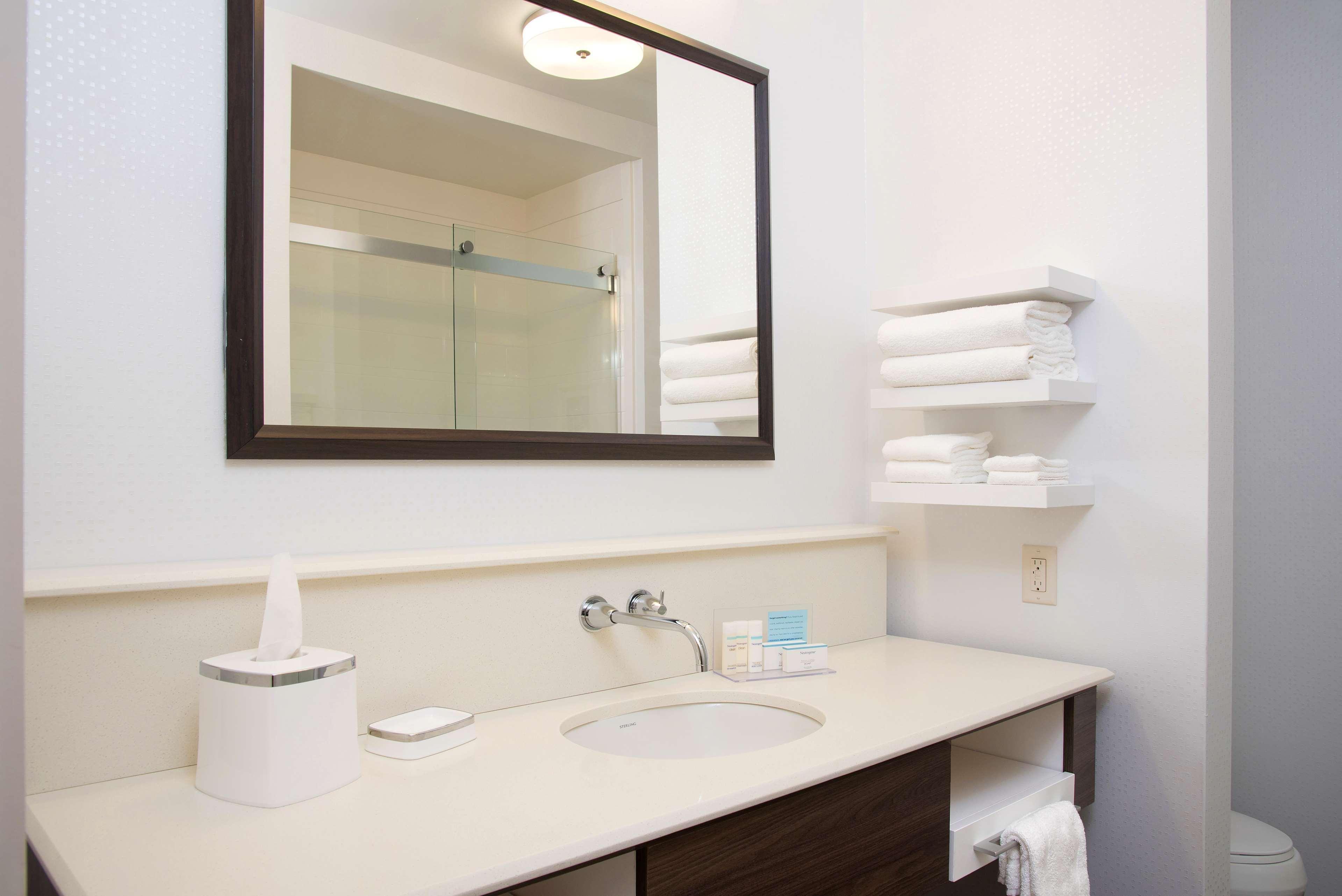 Hampton Inn Kalamazoo Ngoại thất bức ảnh