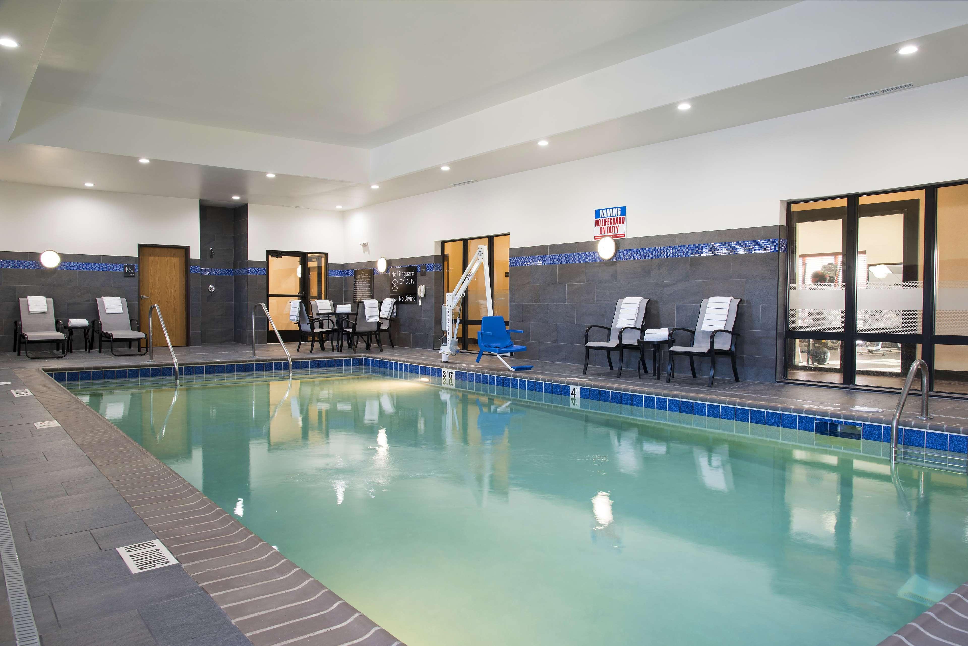 Hampton Inn Kalamazoo Ngoại thất bức ảnh