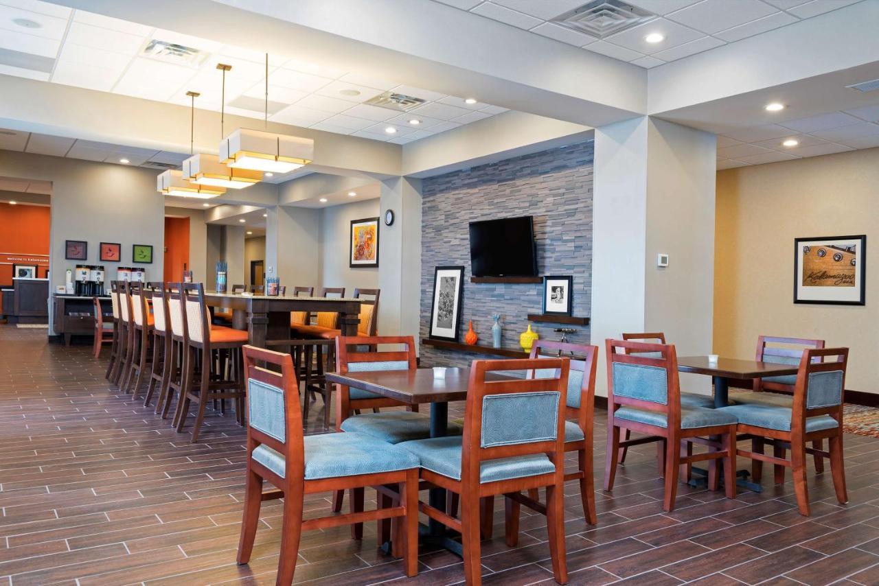 Hampton Inn Kalamazoo Ngoại thất bức ảnh